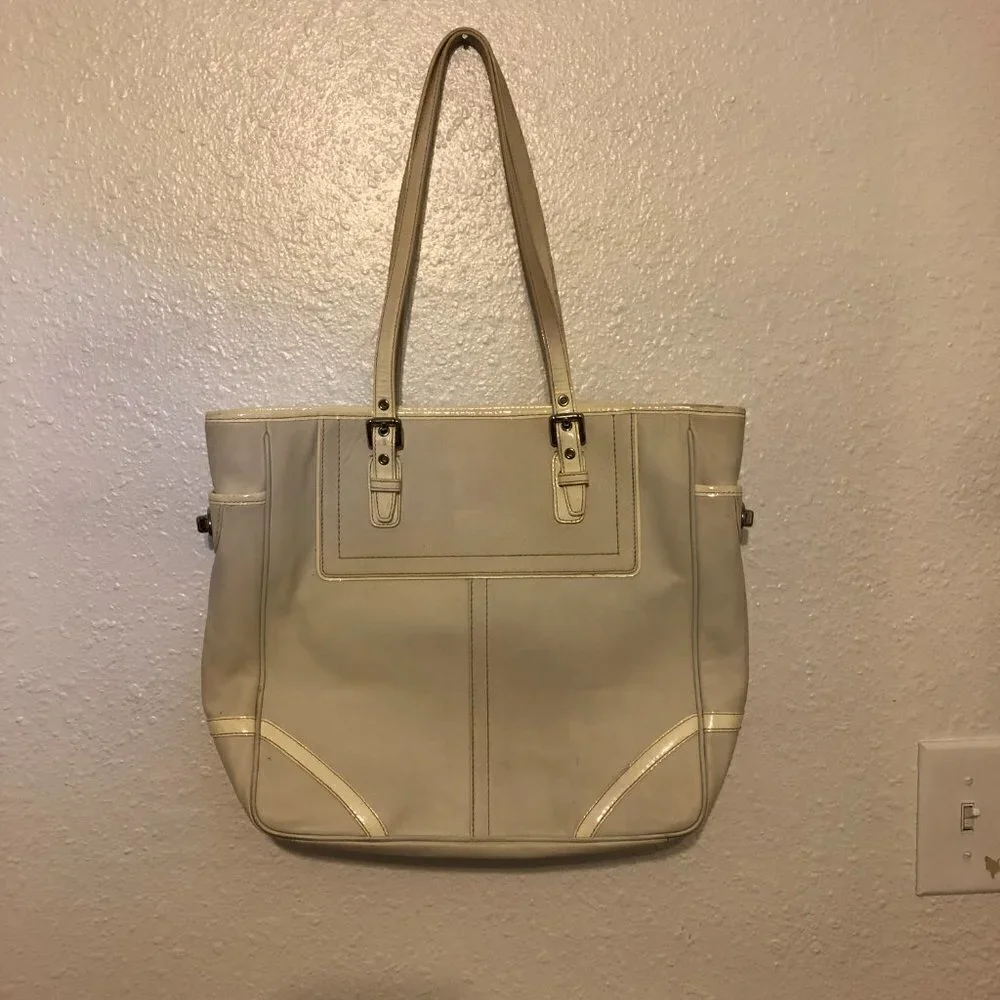 COACH Bag Woman’s Leatherware Tote White Gallery Hampton Hobo F10413